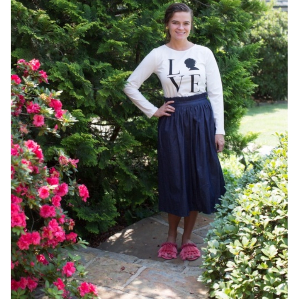 Dainty Jewell's denim skirt 💙